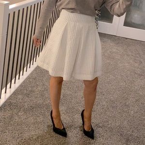 RW & Co. Pleated Circle Mini Skirt, White Woven Knit, Size 6, EUC
